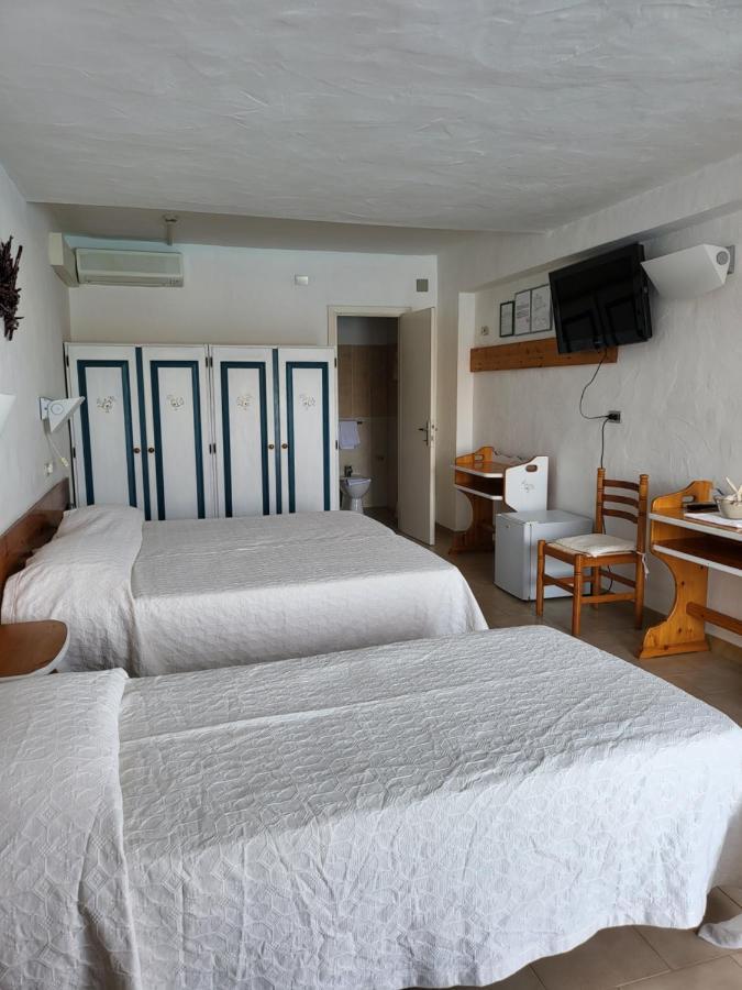 Hotel Olimpia Baja Sardinia Exteriör bild