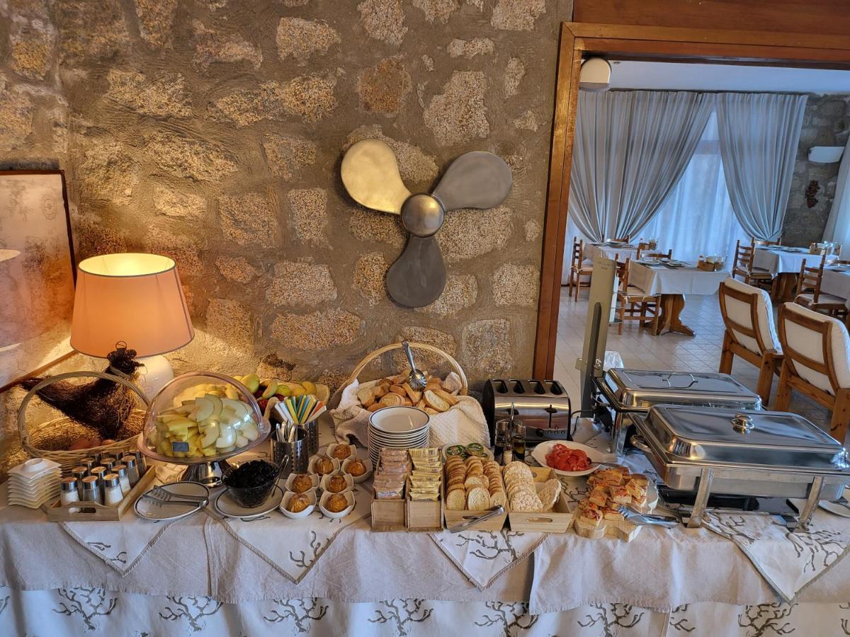 Hotel Olimpia Baja Sardinia Exteriör bild