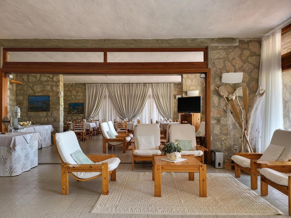 Hotel Olimpia Baja Sardinia Exteriör bild