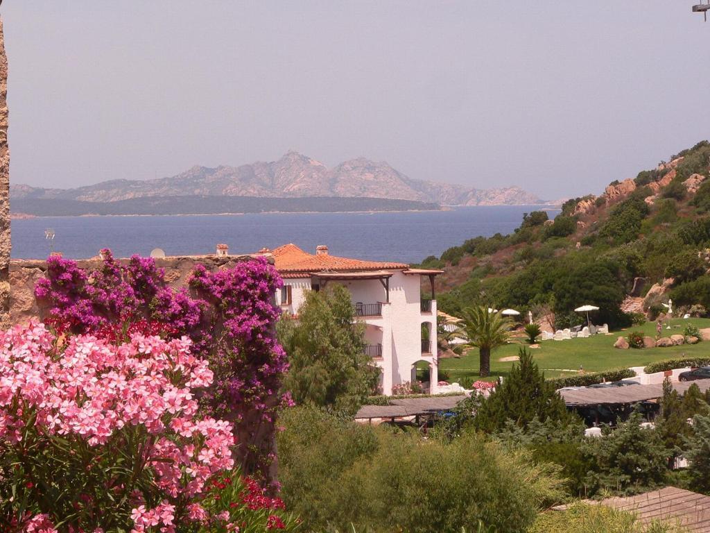Hotel Olimpia Baja Sardinia Rum bild
